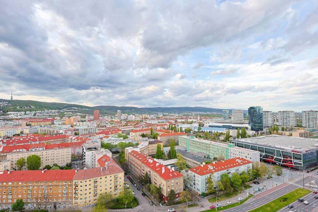Danubius One - Spacious Apartment W Free Parking Pressburg Exterior foto